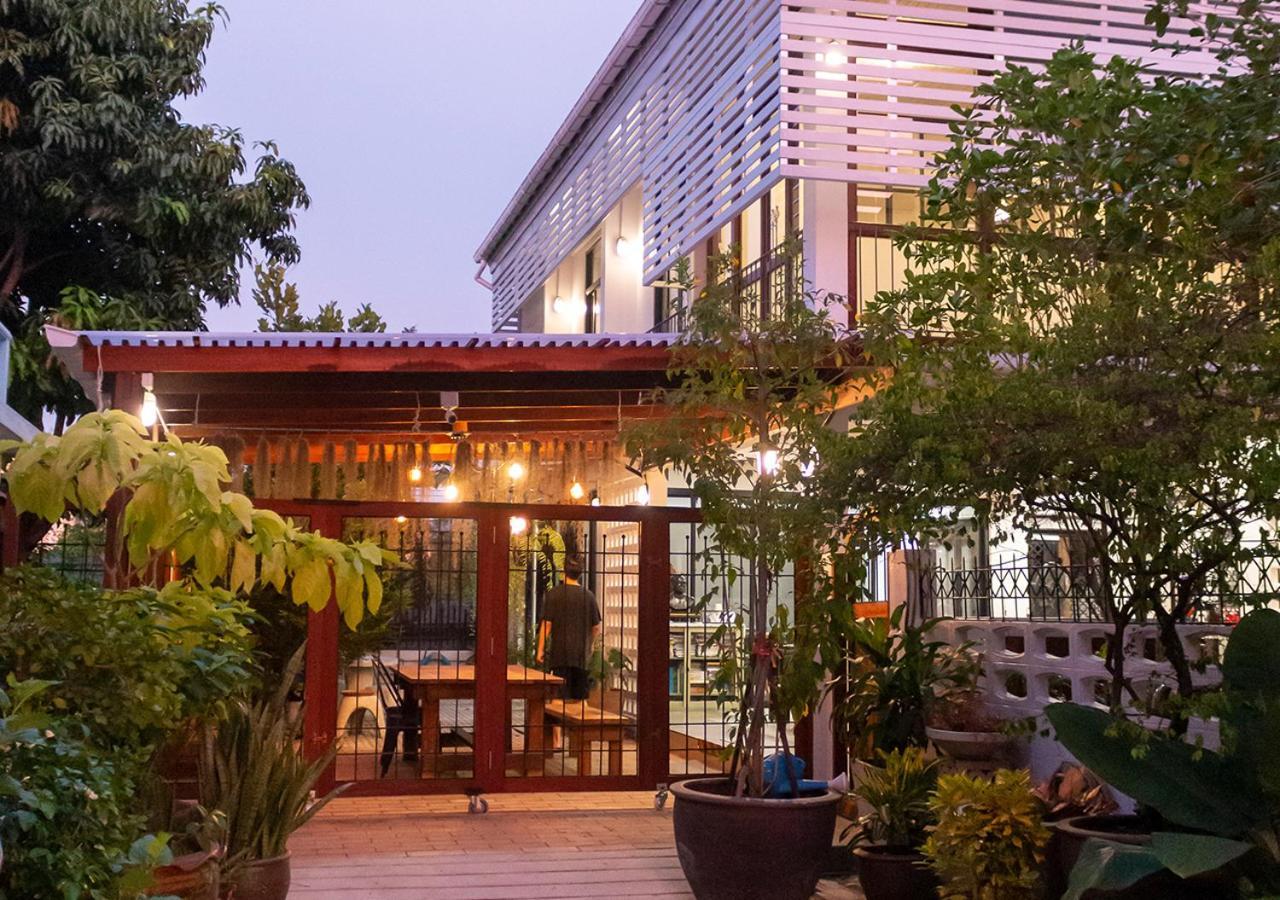 Hostel Liaw Base House Bangkok Exteriér fotografie
